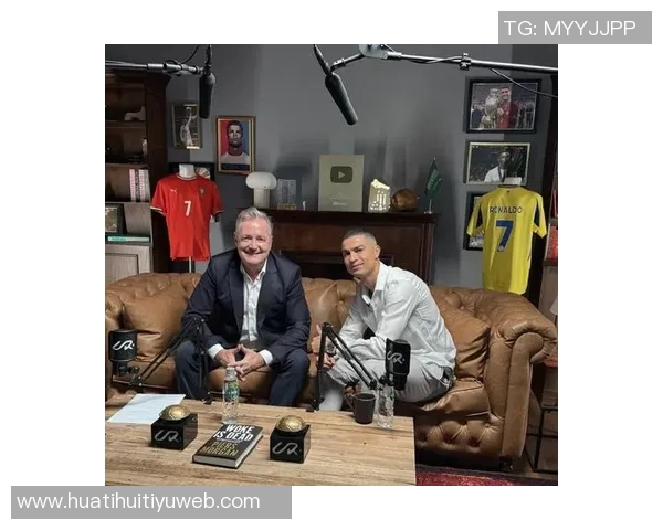 C罗与摩根幽默互动分享私密采访瞬间引发热议 C罗与摩根幽默互动分享私密采访瞬间引发热议